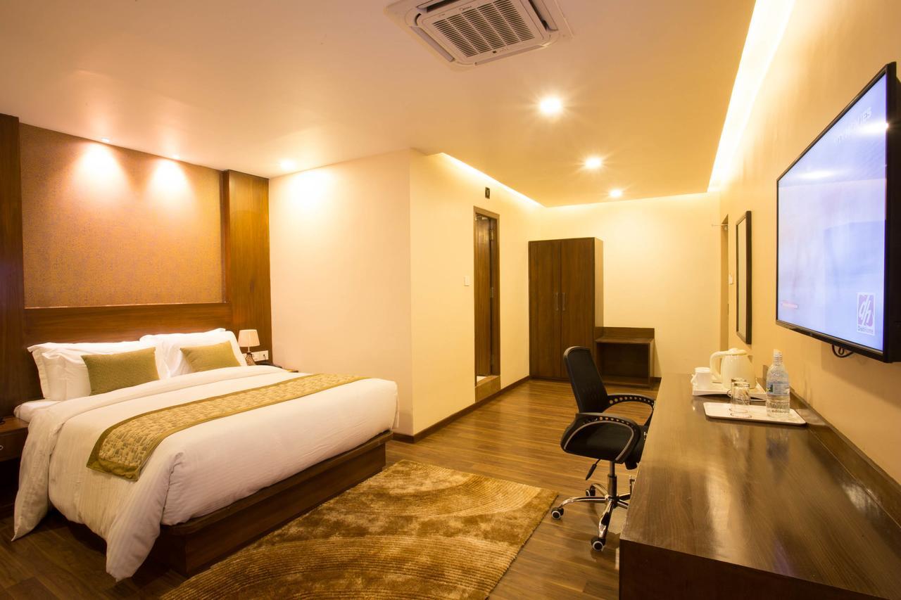 Yatri Suites And Spa Catmandu Exterior foto