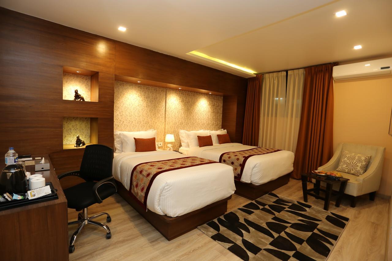 Yatri Suites And Spa Catmandu Exterior foto