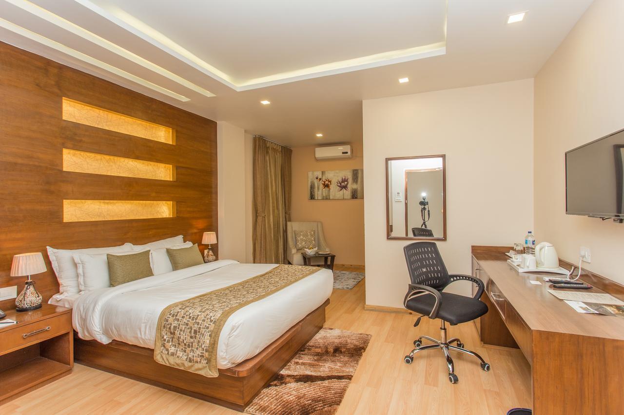 Yatri Suites And Spa Catmandu Exterior foto