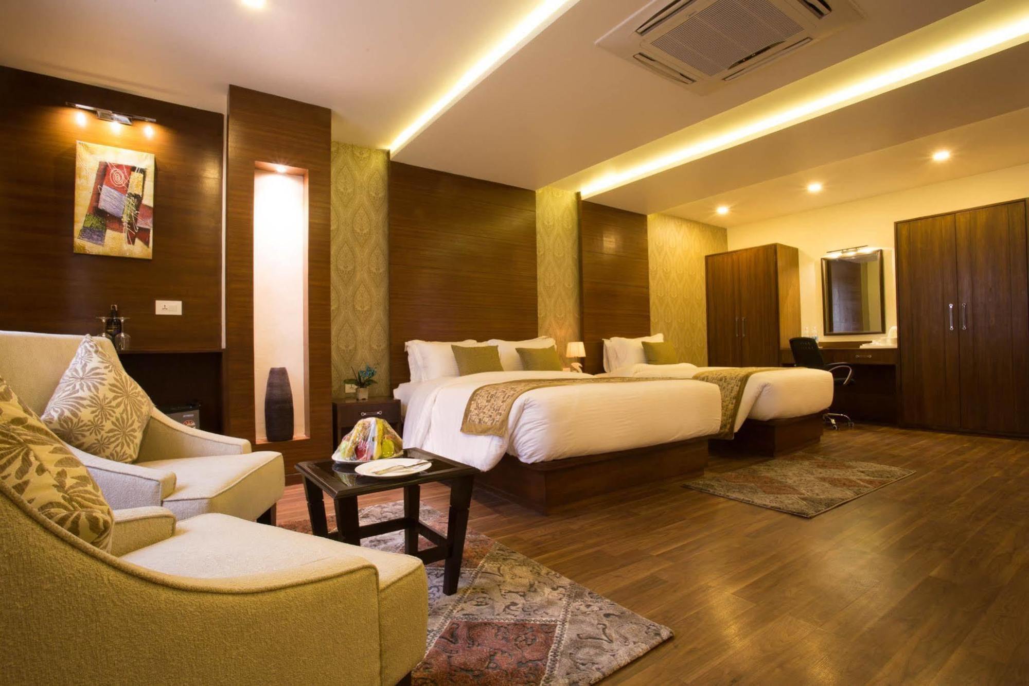 Yatri Suites And Spa Catmandu Exterior foto