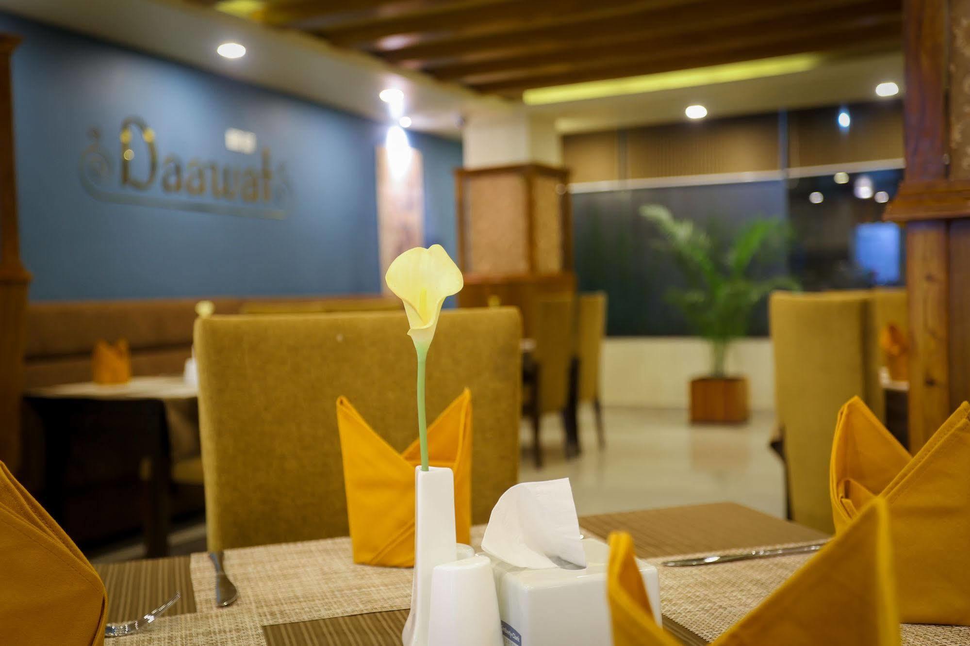 Yatri Suites And Spa Catmandu Exterior foto